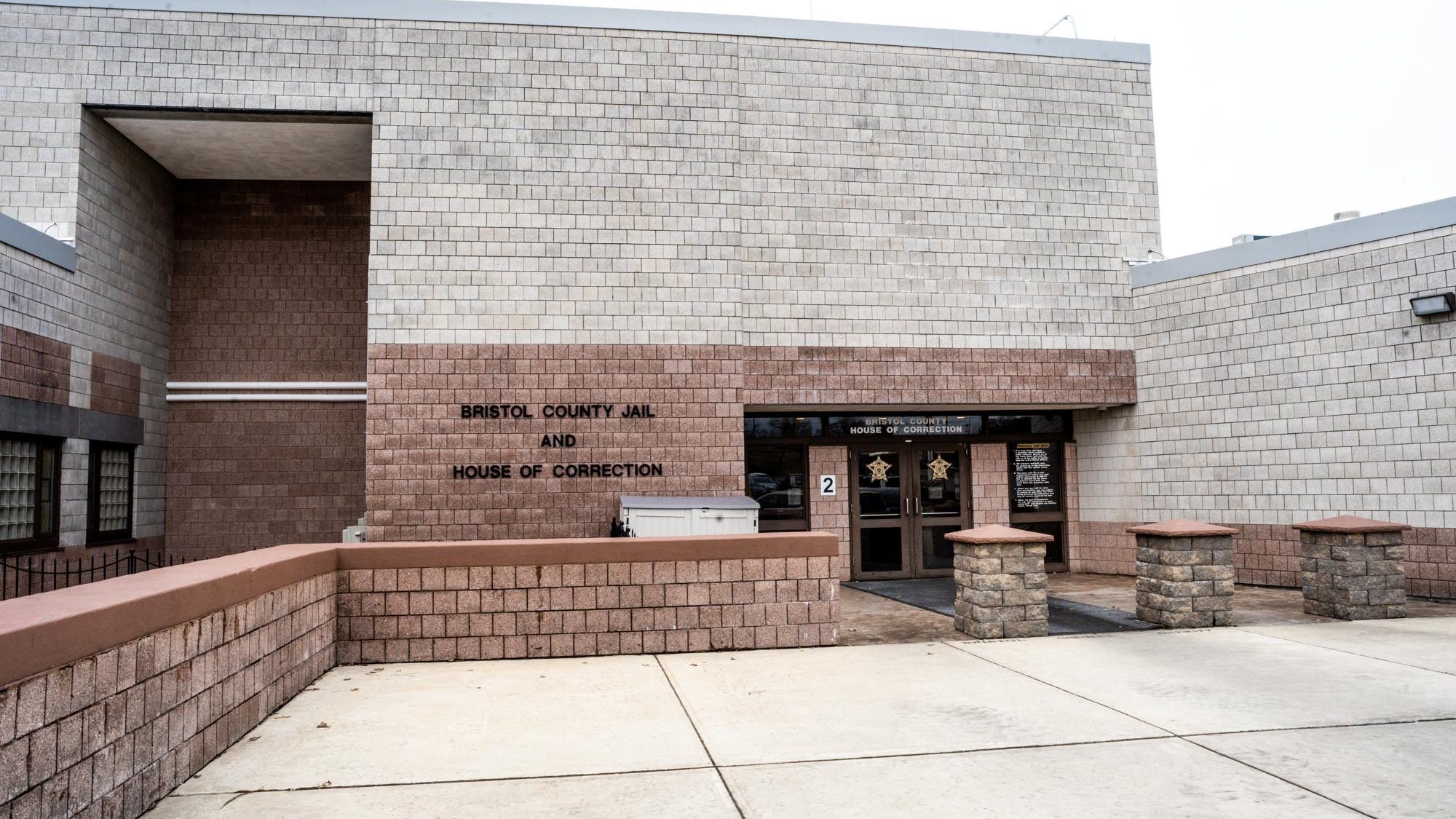 Former jail librarian pleads guilty to delivering drugs to inmates