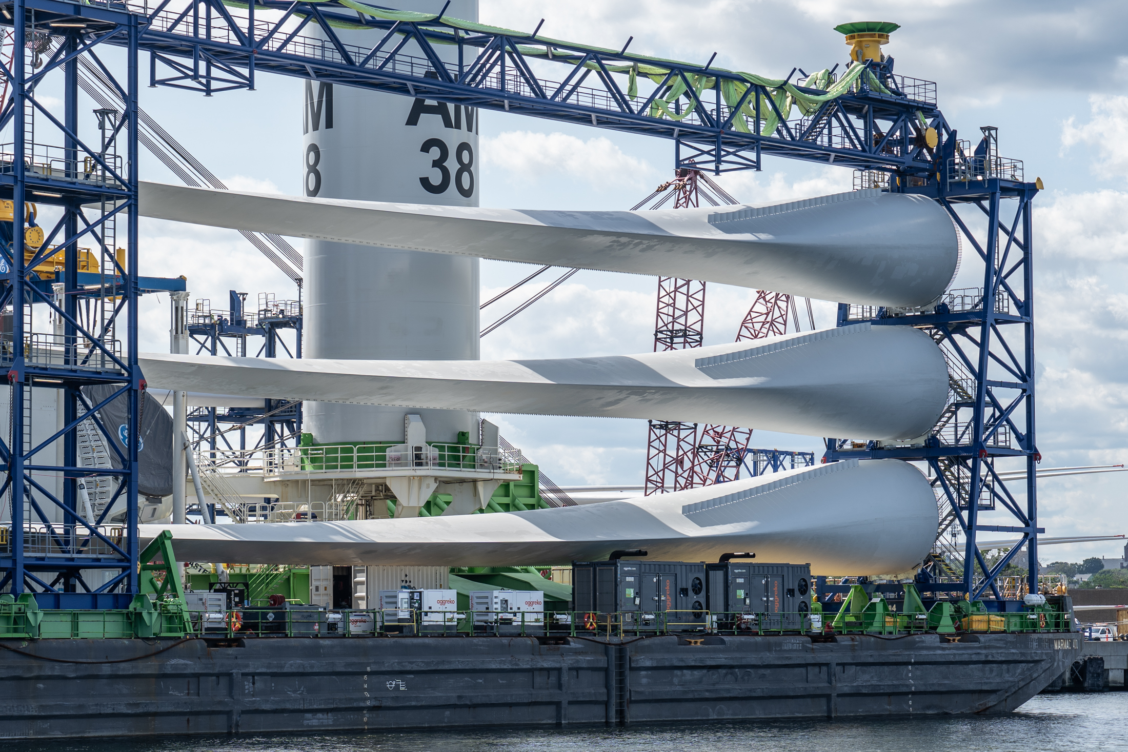 Another delay leaves offshore wind power contracts a year behind